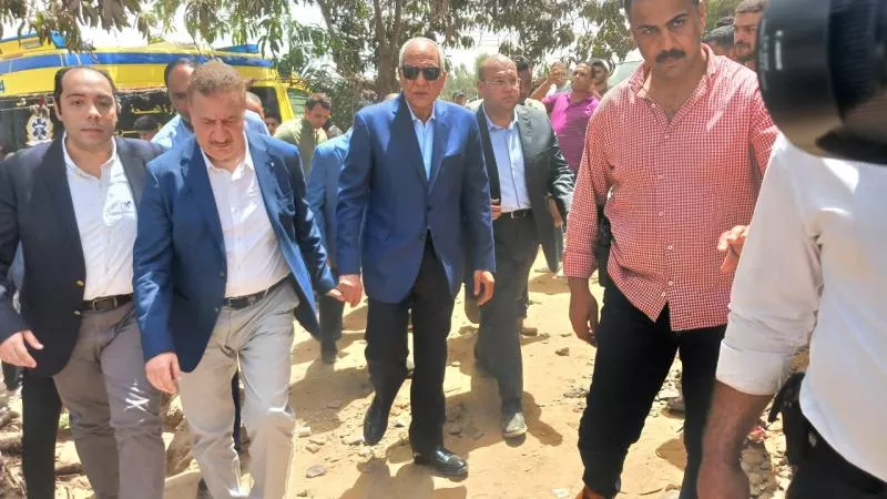 بالصور.. محافظا الجيزة والمنوفية يكشفان تطورات حادث معدية أبو غالب بمنشأة القناطر