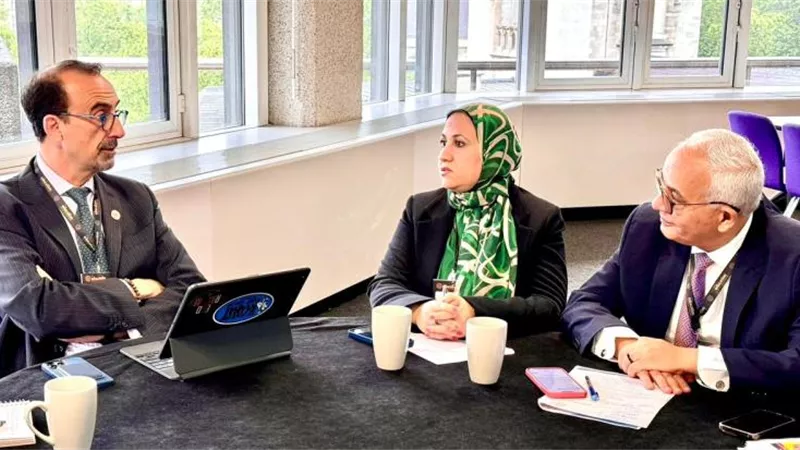 وزير التربية والتعليم يبحث تعزيز التعاون مع البنك الدولي