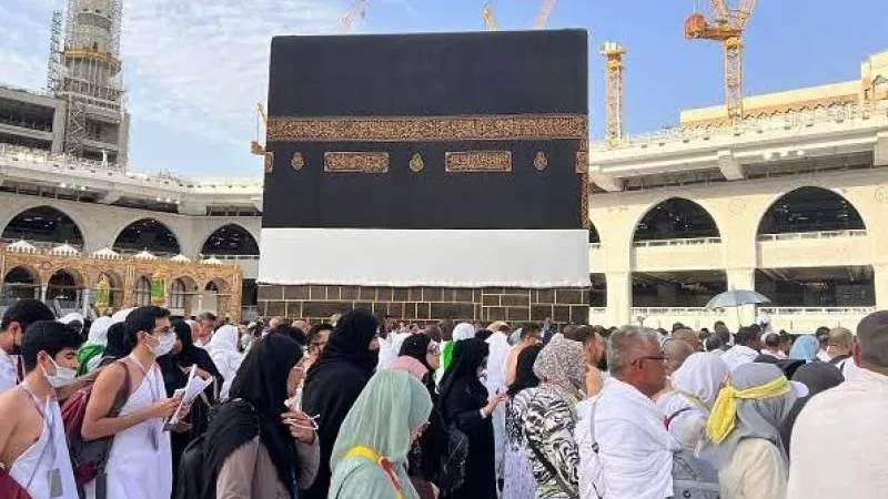 قبل السفر لأداء مناسك الحج 2024.. احتفظ بهذه الأشياء في حقيبتك