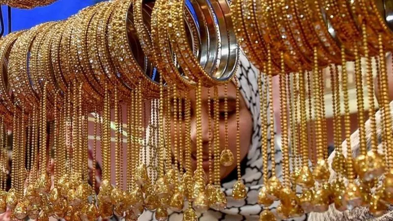 سعر الذهب اليوم الجمعة 24-5-2024.. مفاجأة بعد تثبيت سعر الفائدة