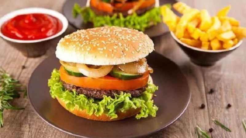7  نصائح للتخلص من إدمان تناول الوجبات السريعة