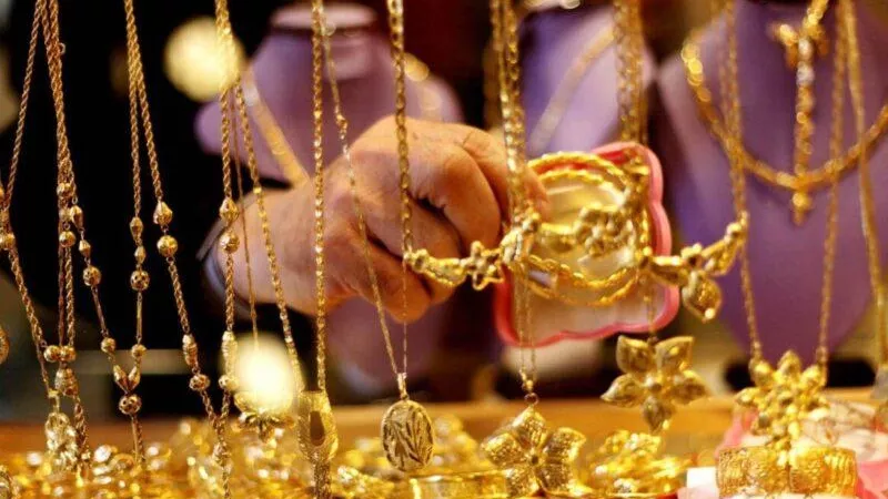 سعر الذهب اليوم السبت 25-5-2024 تحرك غير متوقع