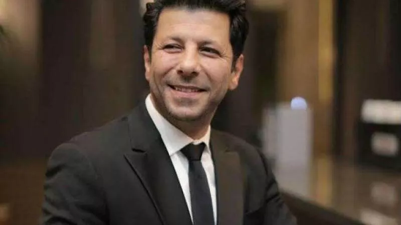 تكريم إياد نصار بجائزة أفضل ممثل في مهرجان همسة للآداب والفنون
