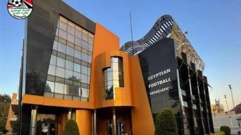 انطلاق ورشة عمل ”فيفا” للمديرين الفنيين بالقاهرة