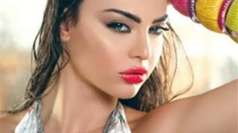 حكايتها مع حفيد الزعيم.. تصريحات صادمة لقمر اللبنانية عن سنوات الشهد والدموع
