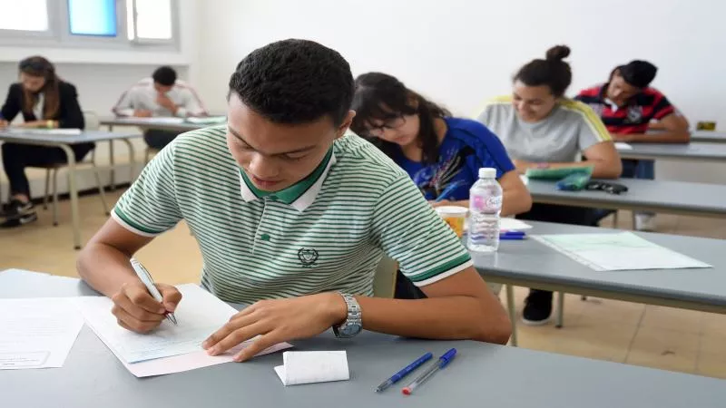 بالإجابات.. ننشر مادة اللغة الإنجليزية في امتحانات الدبلومات الفنية 2024