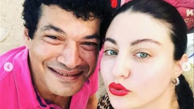كيد النسا.. صافيناز تدعم باسم سمرة بعد واقعة رحاب الجمل