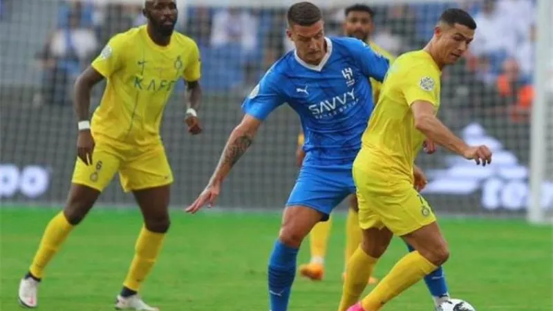 الهلال يواجه النصر في نهائي كأس خادم الحرمين الشريفين