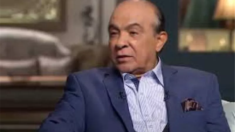 بالدموع.. نجوم الفن يودعون هادي الجيار إلى مثواه الأخير