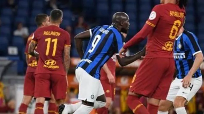روما يتعادل مع إنتر ميلان 2/2 في الدوري الإيطالي