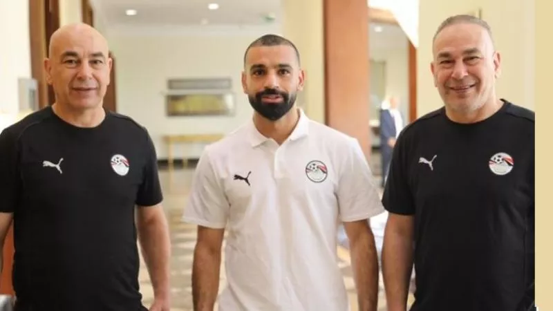إيه الحكاية!؟.. سر تخلي محمد صلاح عن شعره قبل لقاء التوأم