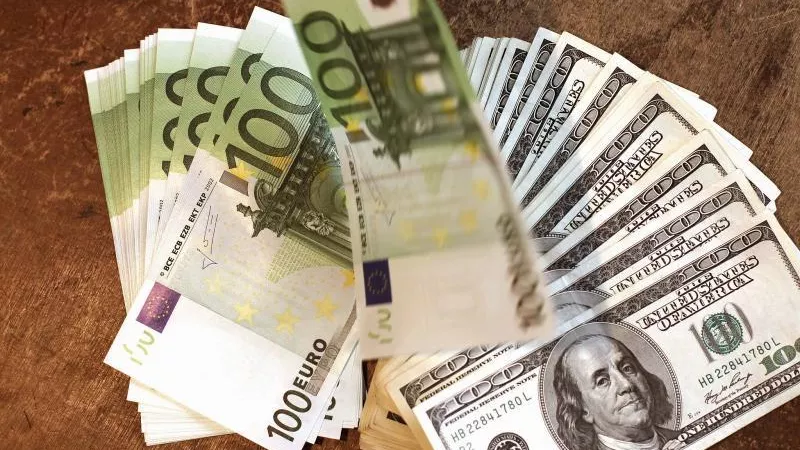 أسعار العملات في السوق السوداء اليوم الأحد 2-6-2024.. مفاجأة كبيرة