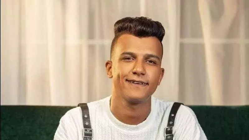 ”يوم السبت الجاي ” عصام صاصا يتجاهل حادث الدهس ويروج لحفلته في دبي