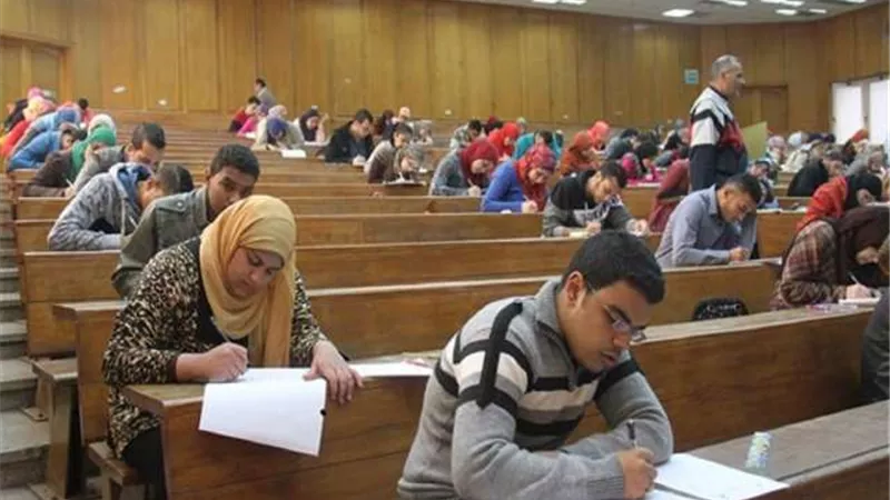 دمج امتحانات الفصلين الدراسيين الأول والثاني بالجامعات .. حقيقة أم شائعة
