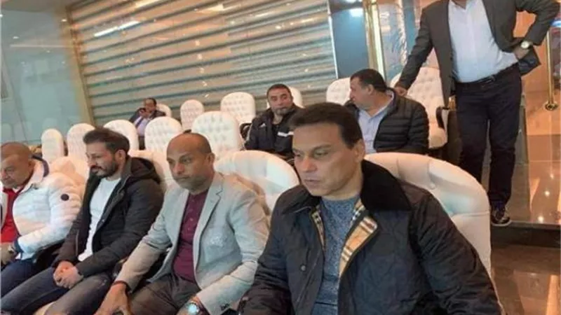 «مصطفي ومعوض» يتابعان مباراة الأهلي والإنتاج من ستاد السلام