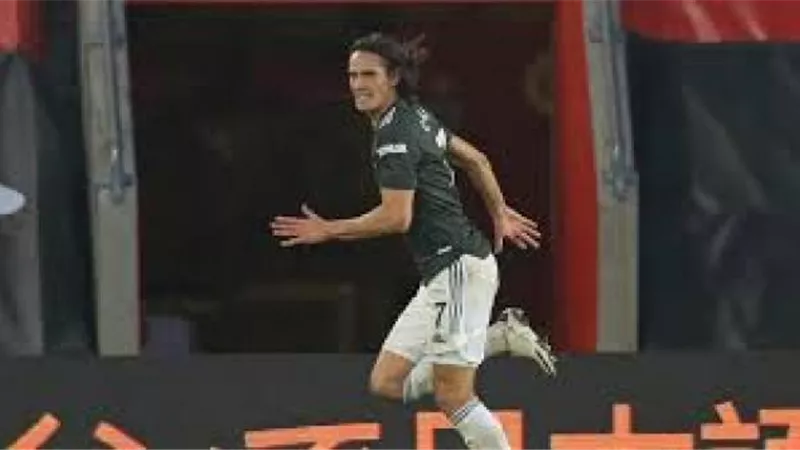 كافاني يقود مانشستر يونايتد أمام بيرنلي بالدوري الإنجليزي