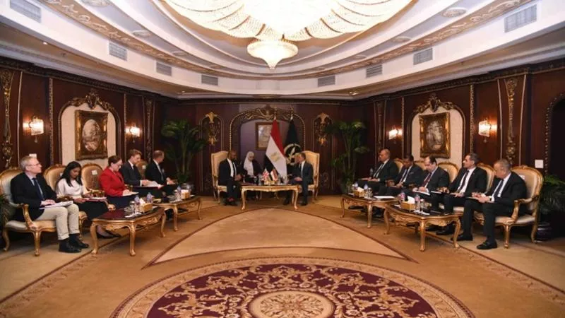 تعزيز التعاون الأمني بين مصر والمملكة المتحدة في مواجهة الإرهاب والجرائم المنظمة