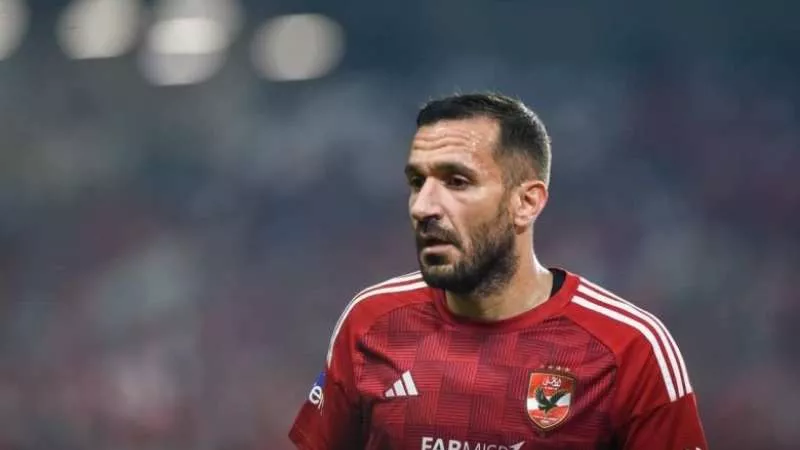 الأهلي يُعلن تطورات جديدة حول إصابة علي معلول