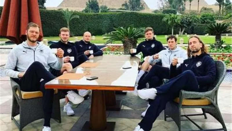 منتخب ألمانيا لكرة اليد والاهرامات.. «صورة بالف كلمة»