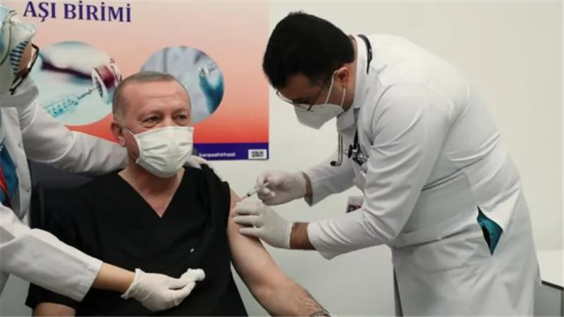 أول تعليق من أردوغان بعد تلقيه لقاح كورونا