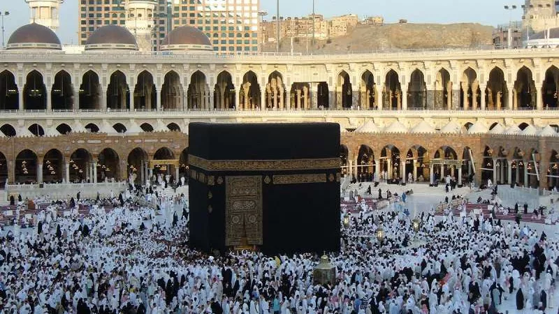 نفحات لا تحصى.. فضل المسجد الحرام والصلاة فيه