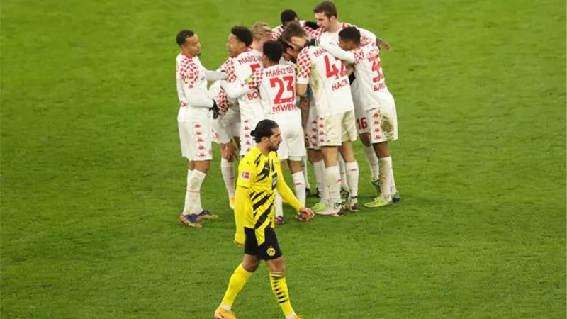 ماينز يخطف نقطة ثمينا من أنياب دورتموند في الدوري الألماني