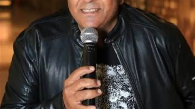 محمد فؤاد : إزاي أغني وأنا قلقان على مصر