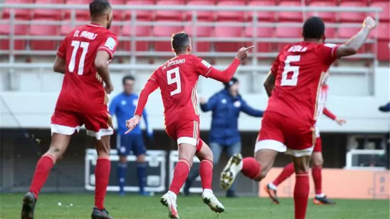 «كوكا» يعاقب كورونا بهدف قاتل لأولمبياكوس في شباك باي جيانينا بالدوري اليوناني