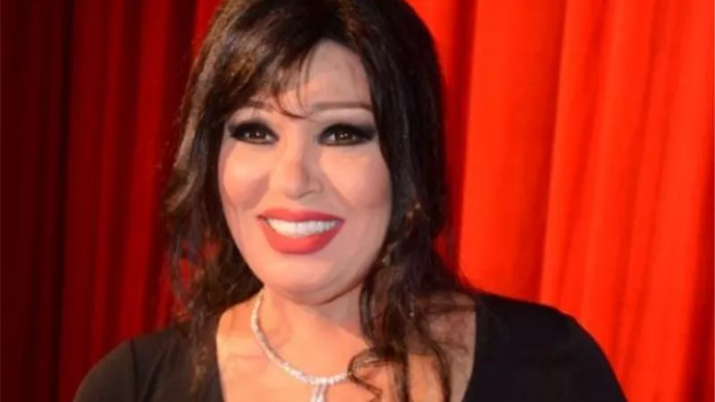 مش هتعرفوها.. صورة فاضحة لـ فيفي عبده قبل الشهرة!