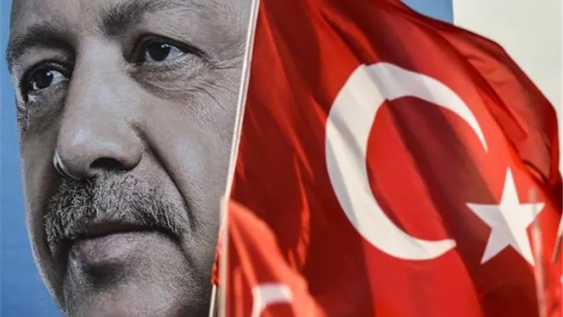 انقلاب فى تركيا .. عزل  أردوغان ووضعه تحت الإقامة الجبرية