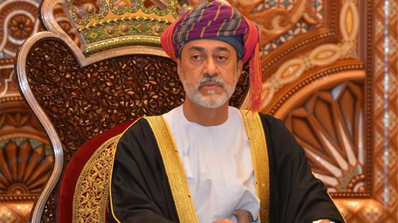 السلطان هيثم يجري ترقيات وتعيينات عسكرية بالجيش العماني