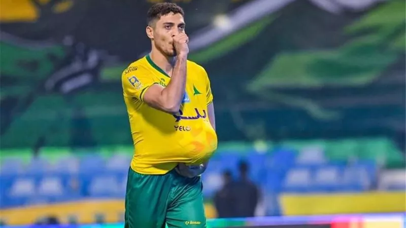 حقيقة مفاوضات الأهلي لضم محمد شريف