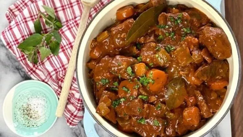 أكلات عيد الأضحى 2024.. طريقة تحضير طاجن لحمة الرأس في المنزل