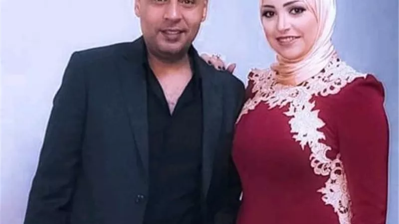 الشياكة والاحترام.. محمود عبد المغني وزوجته يخطفان الأنظار في أحدث ظهور لهما