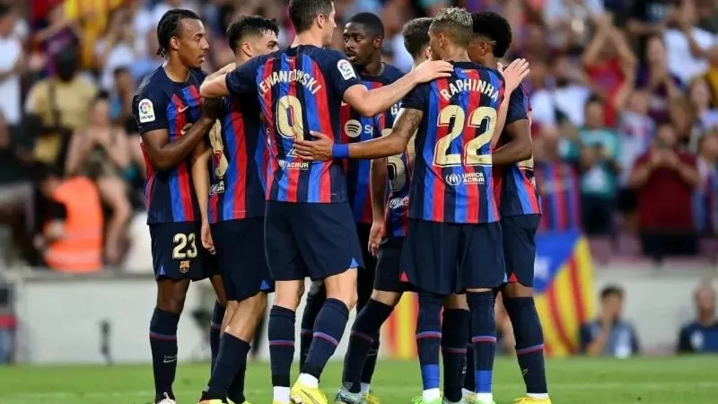 نجم مانشستر سيتي يحسم موقفه من العودة لـ برشلونة