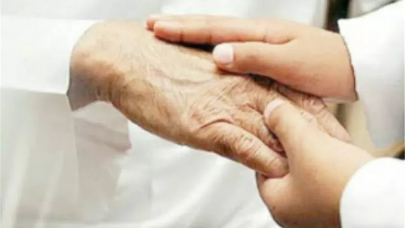فيديو.. عمرو خالد يوضح 3 خطوات سهلة لبر الوالدين