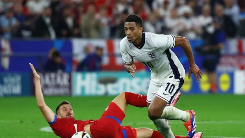 التشكيل الرسمي لمباراة إنجلترا والدنمارك في يورو 2024