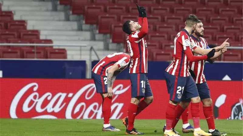 أتلتكو مدريد يواجه إيبار في رحلة الدفاع عن صدارة الليجا