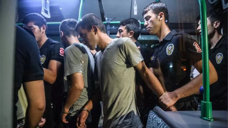 اعتقال 111 جنديا بتهمة التعاون مع منظمة جولن