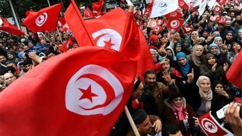 مظاهرات عنيفة تهز تونس.. واشتباكات بين الأمن والمتظاهرين