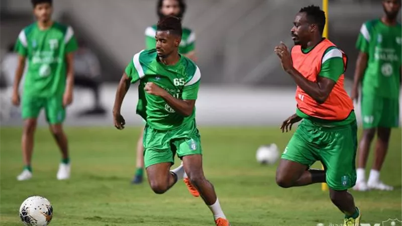الأهلي يهزم الاتفاق ويضيق الخناق على الهلال في صدارة الدوري السعودي