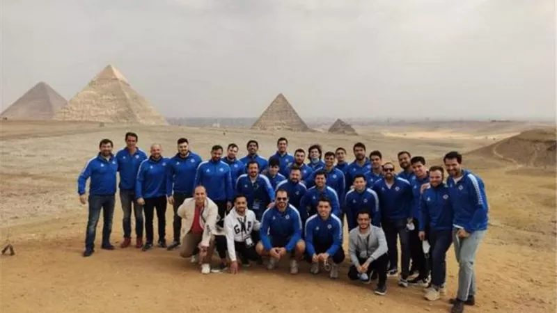 بالصور.. منتخبات تشيلي والسويد وروسيا يزورون أهرامات الجيزة