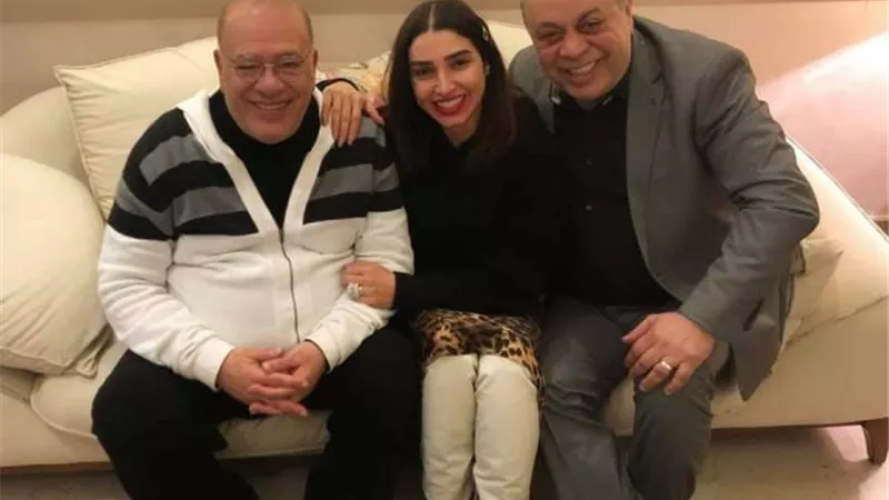 أبو قلب طيب.. روجينا وأشرف زكي يحتفلان بعيد ميلاد صلاح عبد الله