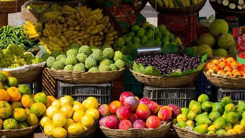أسعار الفاكهة اليوم السبت 29 يونيو 2024 في سوق العبور..المانجو السكري بـ25 جنيه