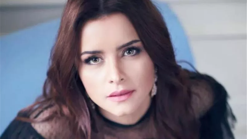 فيديو.. لحظة خروج ”الجن” من جسد الممثلة ”نور” يثير ضجة على السويشال ميديا