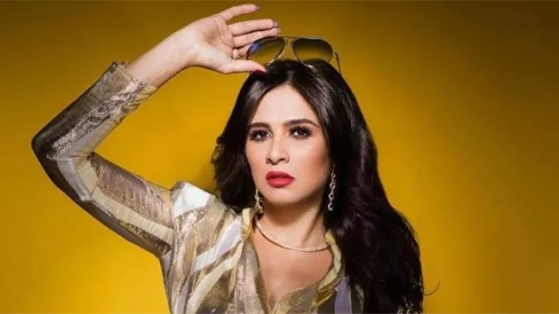 ياسمين عبد العزيز تبهر جمهورها بليقاتها البدنية في الجيم وتستعد للموسم الرمضاني المقبل