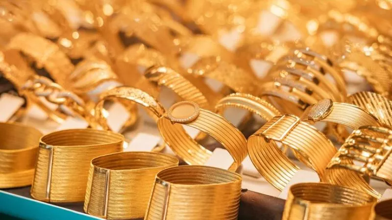 سعر الذهب اليوم الإثنين 1-7-2024 عيار 21 مفاجأة