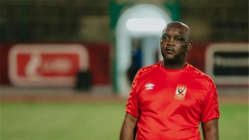 موسيماني يعاقب لاعبي الأهلي بعد التعادل مع بيراميدز
