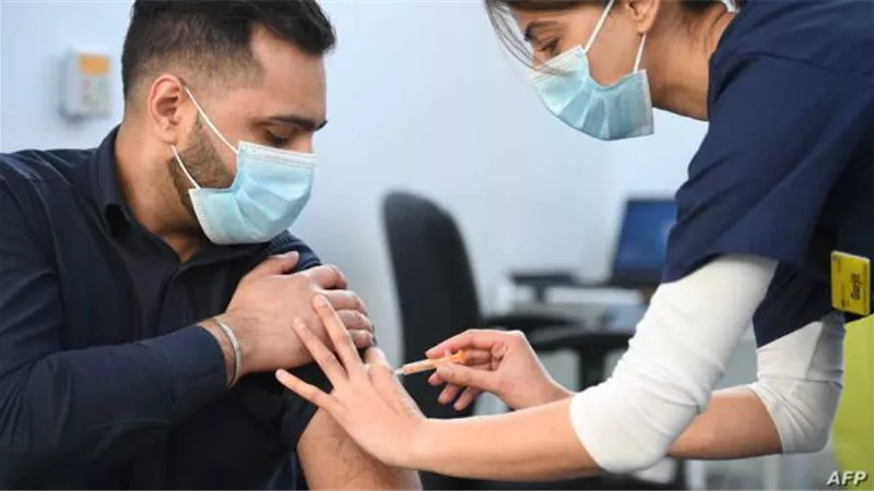 «الصحة العالمية»: الأعراض الجانبية للقاح كورونا تظهر في هذا الوقت