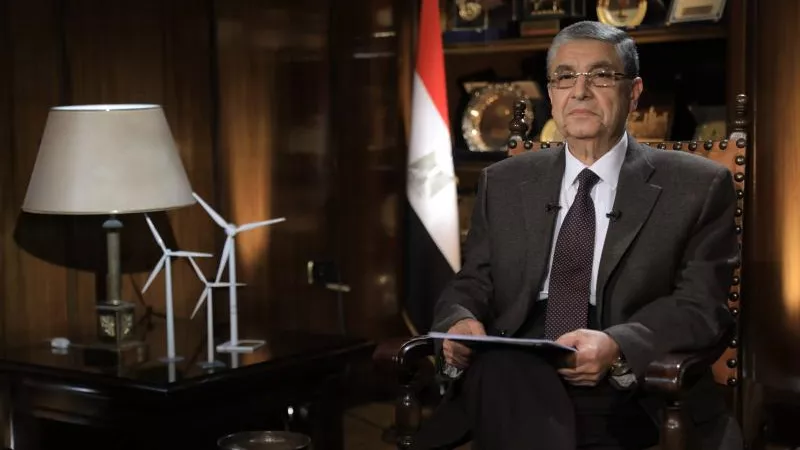 محمد شاكر يستعد لمغادرة مكتبه.. وأنباء عن تولي محمود عصمت «الكهرباء»